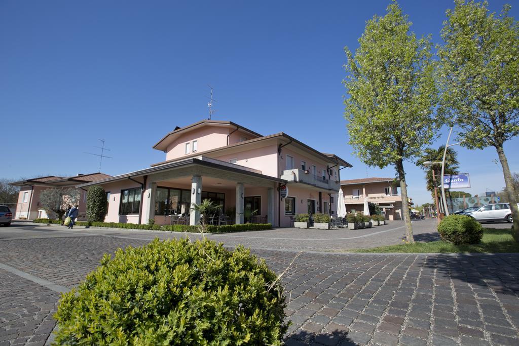 Hotel Ganfo Σιρμιόνε Δωμάτιο φωτογραφία