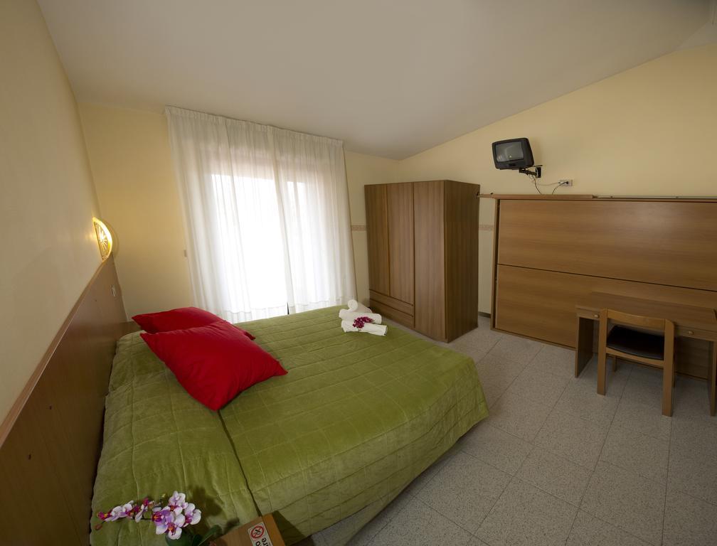 Hotel Ganfo Σιρμιόνε Δωμάτιο φωτογραφία