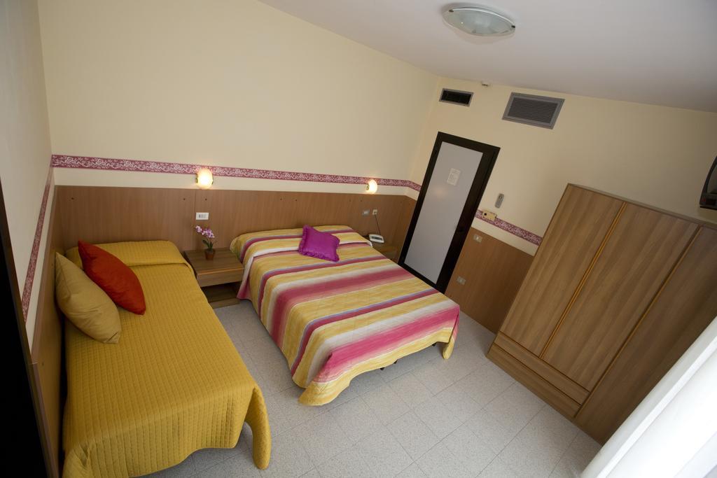 Hotel Ganfo Σιρμιόνε Εξωτερικό φωτογραφία